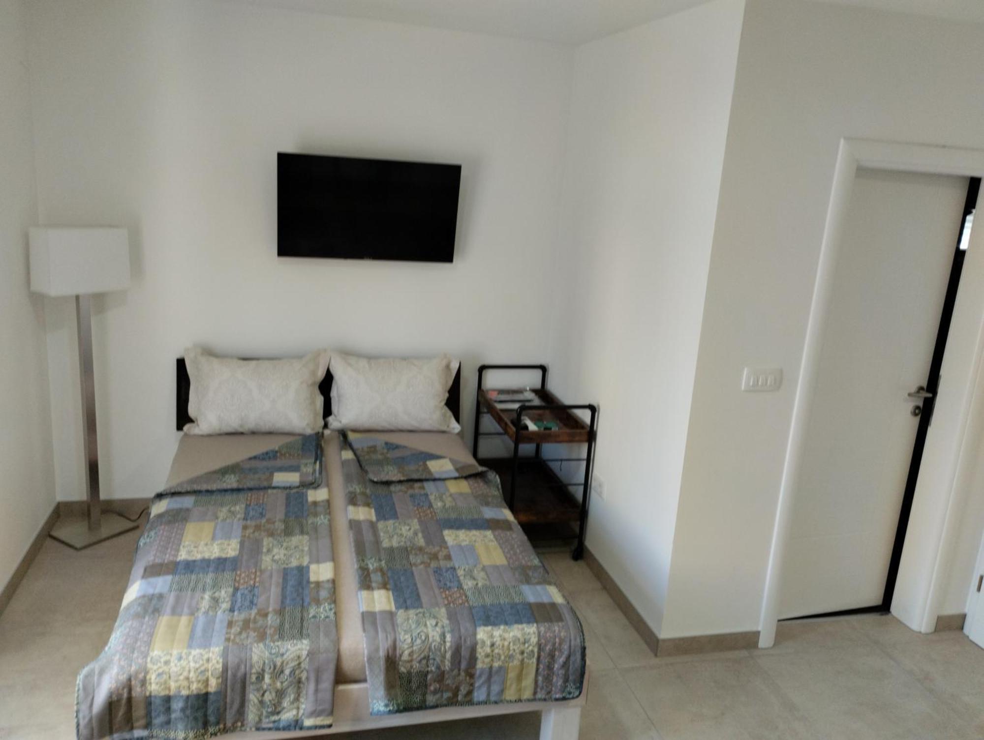 Iris Apartment Ivanica Exterior foto